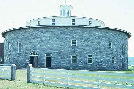 Round barn, Hancock Shaker Village (16 KB JPEG)